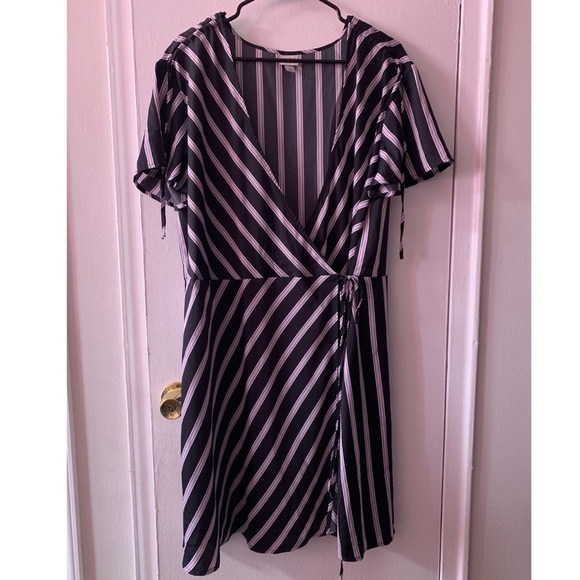 Wrap Dress - Picture 1 of 9